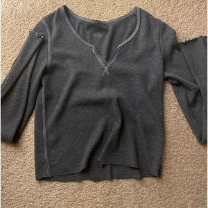 American Eagle Long Sleeve V-Neck